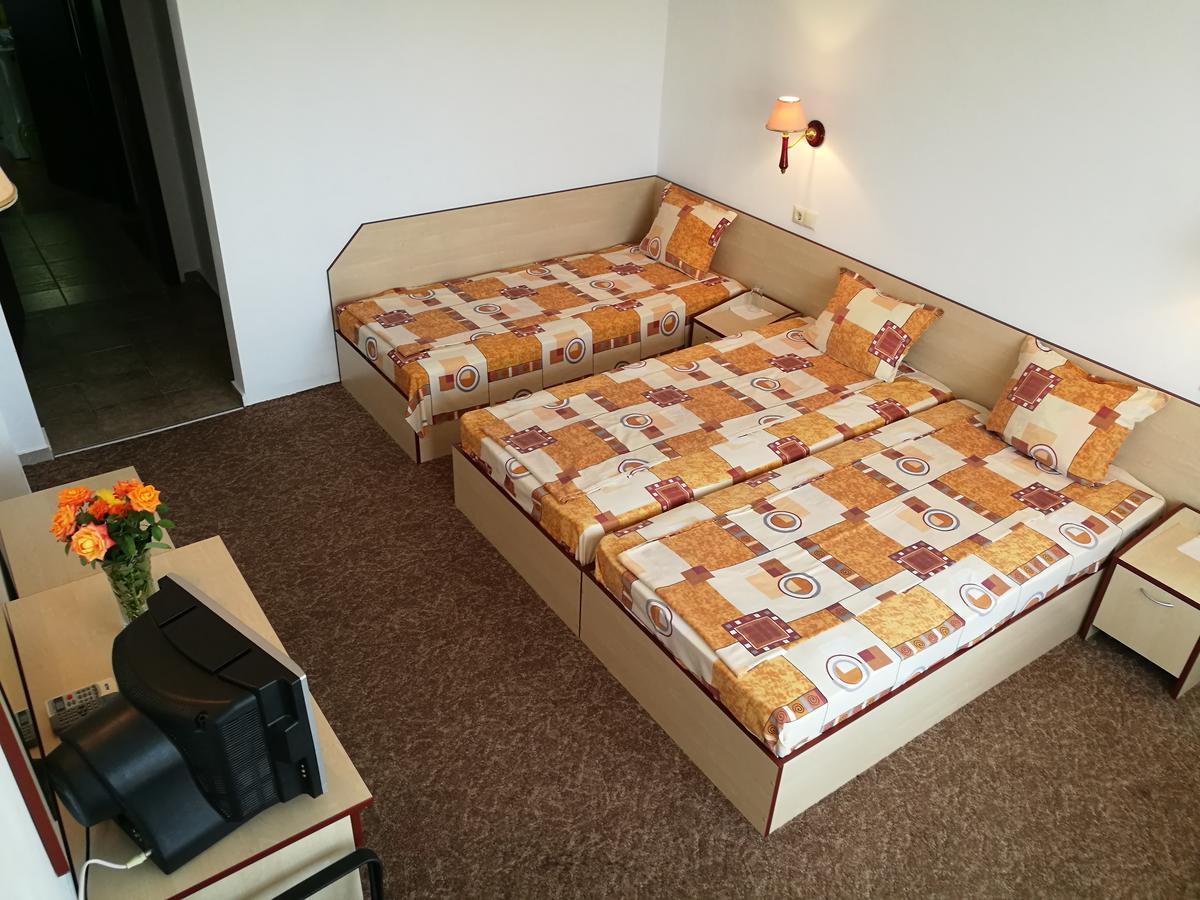Family Hotel Lipite Tipchenitsa Extérieur photo