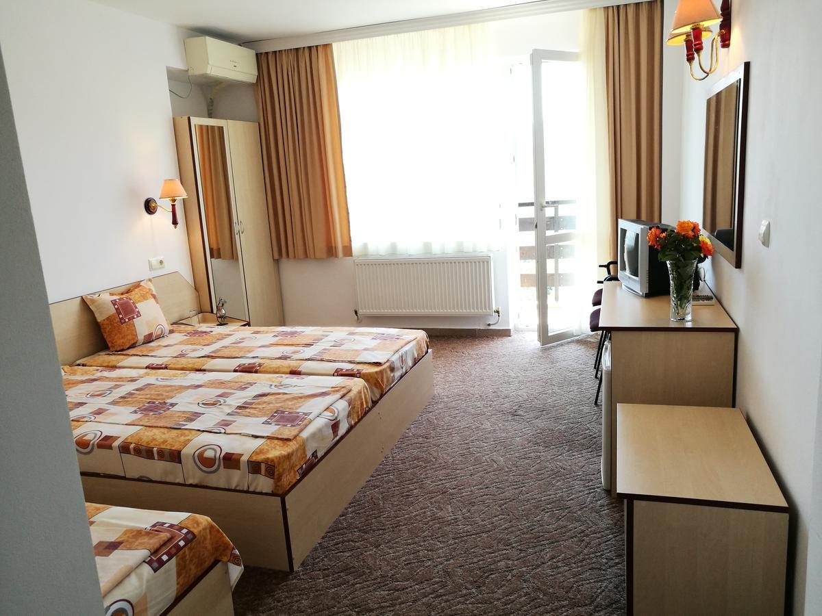 Family Hotel Lipite Tipchenitsa Extérieur photo