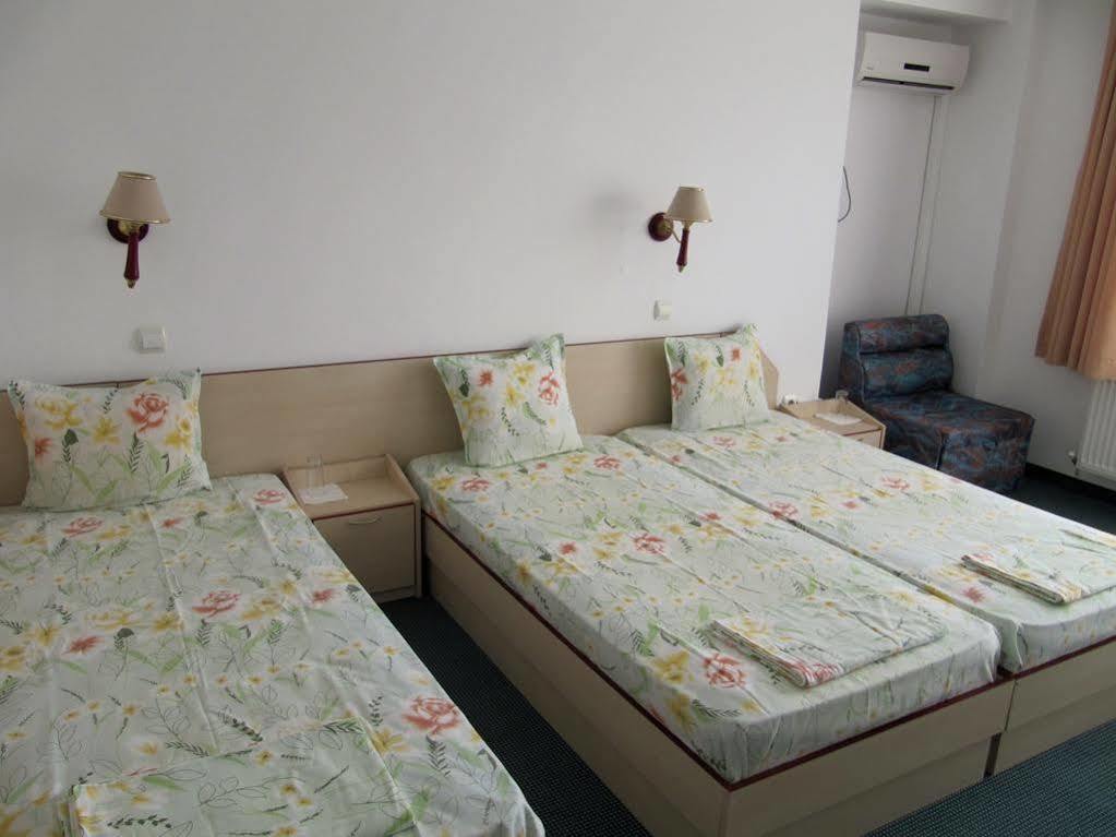 Family Hotel Lipite Tipchenitsa Extérieur photo